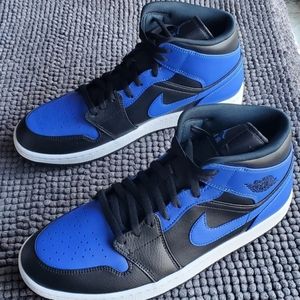 New men's Air Jordan 11 Retro Low cool grey colorway brand new with box these ar